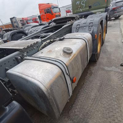 Sinotruck HOWO Dump trailer truck con serbatoio di carburante da 1000L ZZ4257N3247E1H e 6 mesi