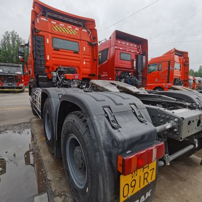 Trattore a serbatoio da 600 litri con motore da 480 CV e sedile del conducente a sospensione anteriore