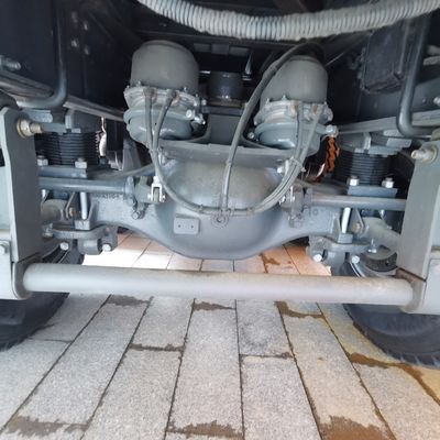 8×4 ruota motrice Veicolo commerciale Camionetto con sedile a sospensione pneumatica e serbatoio di carburante da 600 l