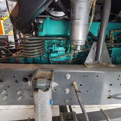 8×4 ruota motrice Veicolo commerciale Camionetto con sedile a sospensione pneumatica e serbatoio di carburante da 600 l