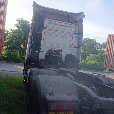 Trasporto pesante FAW camion diesel con serbatoio di carburante da 400 litri e sterzo idraulico