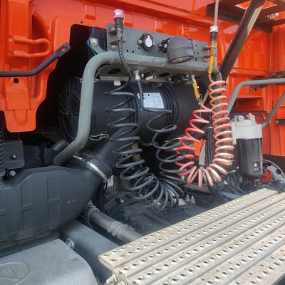 Camion-trattore agricolo pesante con cilindrata del motore&gt; 8 litri e potenza&gt; 450 CV
