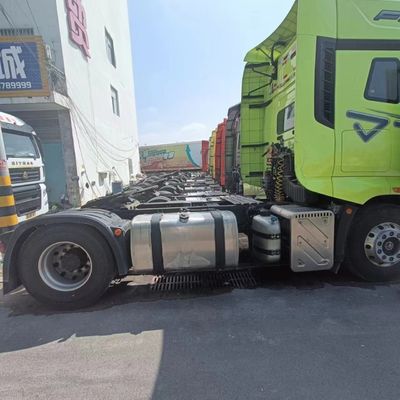 Trasporto a lunga distanza 560 CV camion di traino con sedile a sospensione a aria e serbatoio di carburante da 400 l