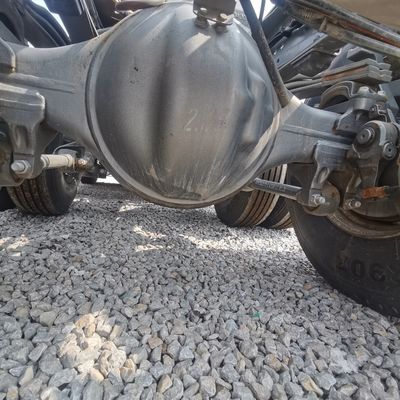 Veicolo pesante Camionetto idraulico a sterzo a 8,5x2,6x3,6 m Capacità di carico 21-30 t