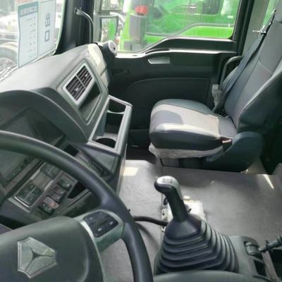 Vendita di veicoli pesanti Sinotruk Chassis Direzione idraulica Euro 5 Capacità del motore 4-6L