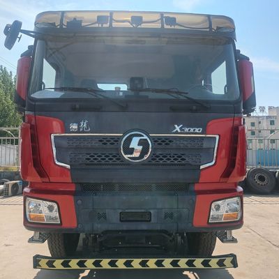 Shaanxi Automobile Delong X3000 Veicolo pesante con serbatoio da 400 litri