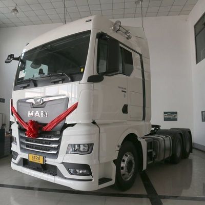 Trattore pesante 6X4 da 560 CV con sedile a sospensione anteriore