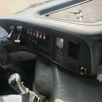 Assistenza di potenza Guida idraulica Camionetto di scarico 6X4 con pneumatici e telaio Sinotruk