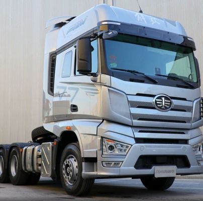 Trattore sinotruck a serbatoio di carburante da 400L per esigenze di rimorchio pesante personalizzate