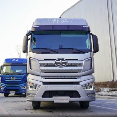 Trattore sinotruck a serbatoio di carburante da 400L per esigenze di rimorchio pesante personalizzate