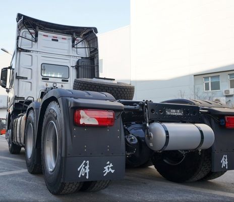 Camionetto FAW usato con sedile a sospensione a aria e serbatoio da 600 litri in buone condizioni
