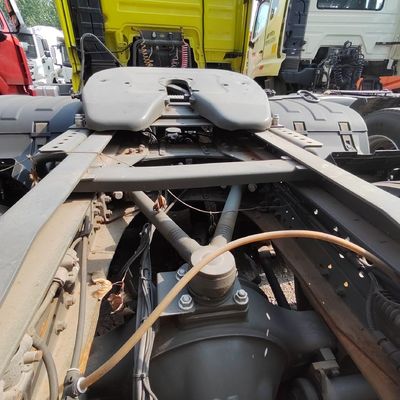 Sinotruck 480 CV semirimorchio con sedile a sospensione pneumatica e 8.800 kg di peso lordo del pacco