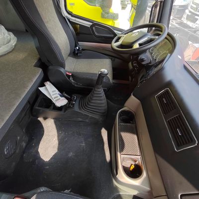 Sinotruk Chassis 10 ruote Trasporto carico pesante camion trattore per le vostre esigenze