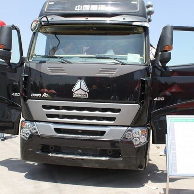 Sinotruck personalizzato HOWO 400HP Heavy Duty Tractor Trailer con 1000L Fuel Tank Diesel