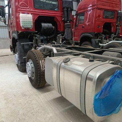 Camionino di scarico Sinotruk ad alta capacità con struttura e pneumatici durevoli certificati ISO