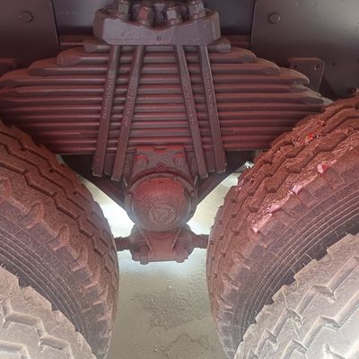 Scala del telaio del camion Sinotruk con sterzo avanzato assistito da potenza e motore da 351-450 CV