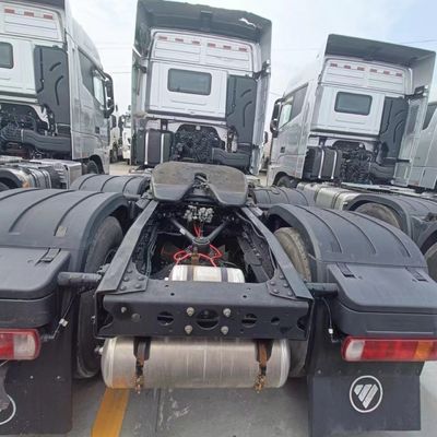 Camionetto a rimorchio da 400 CV con sedile a sospensione a aria e serbatoio di carburante da 1000 L