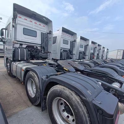 Camionetto a rimorchio da 400 CV con sedile a sospensione a aria e serbatoio di carburante da 1000 L