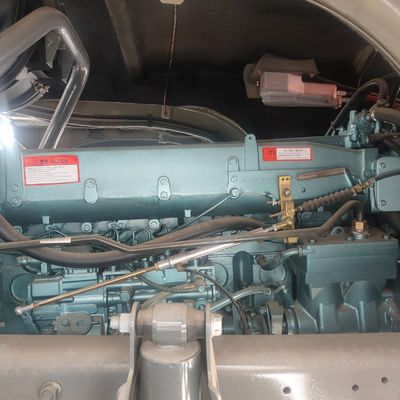 6×4 HOWO Diesel 371HP Camione da scarico pesante a 10 ruote Veicolo di trasporto manuale per ≤5 posti