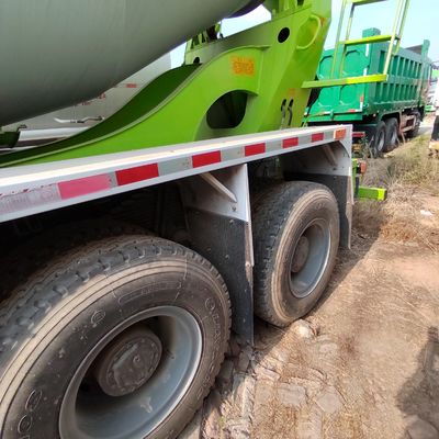 15-20 cubic X4 Sinotruck HOWO 371HP Camion miscelatore di calcestruzzo per ≤5 posti e 6 mesi