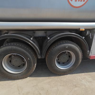 Sinotruk HOWO 6X4 336HP 15cbm Camione cisterna a vuoto Camione fognaria Modello Zz1257n4641W con 1