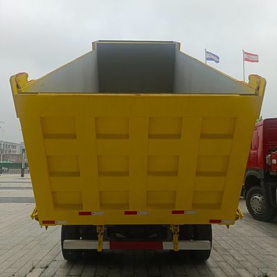 Camion di trasporto a scarico automatico a motore diesel HOWO 4-6L Capacità del motore e costo di spedizione
