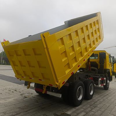 Camion di trasporto a scarico automatico a motore diesel HOWO 4-6L Capacità del motore e costo di spedizione