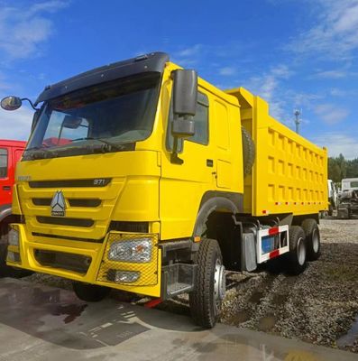 Sinotruk Chassis Camion di scarico di seconda mano Veicolo di trasporto Camion di scarico auto con pneumatici