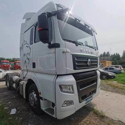 480 HP CNG Tractor Truck con sedile a sospensione a aria La soluzione definitiva per il trasporto di merci