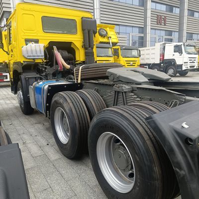 Guida idraulica con assistenza di potenza HOWO Tractor rimorchio 6X4 camion di seconda mano