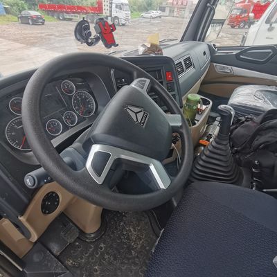 Veicolo sinotruck spazioso e pesante per il rimorchio di semirimorchio Potenza 351-450 CV