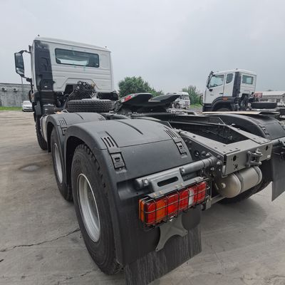 Serbatoio di carburante da 600L e sedile di sospensione aerea Auman Semirelato per 31-40 t di carico