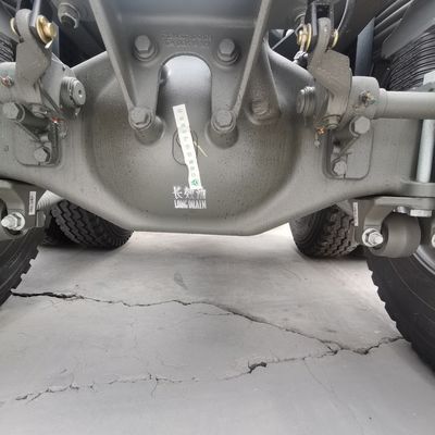 Serbatoio di carburante da 600L e sedile di sospensione aerea Auman Semirelato per 31-40 t di carico