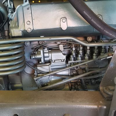 Serbatoio di carburante da 400L 371HOWO Trattore per camion con pneumatici senza tubi e capacità motore da 8L
