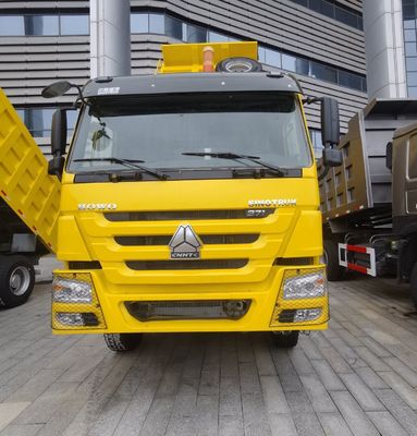 Capo di camion a prezzi accessibili con serbatoio di carburante da 1000 litri e sedile a sospensione pneumatica.