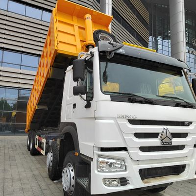 Euro2 Sinotruk HOWO 375HP 8*4 Dump Truck stile di sollevamento anteriore con &gt; 8L di capacità del motore