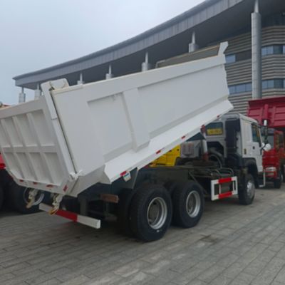 Dimensione del pacchetto 1100.00cm * 250.00cm * 345.00cm HOWO 371HP Veicolo di trasporto auto-dumping