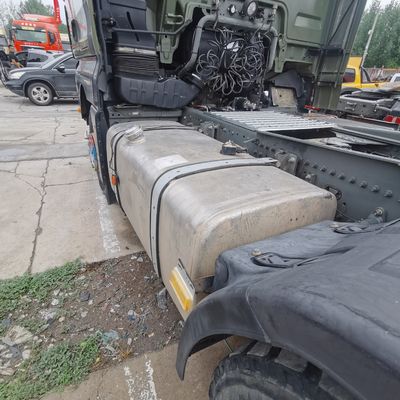 Motore da 480 CV camion serbatoio 600L con sedile a sospensione a aria e capacità di carico elevata