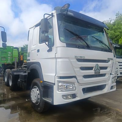 Sitrak 6X4 HOWO Camion-trattore per il trasporto e la consegna di merci in acciaio al carbonio