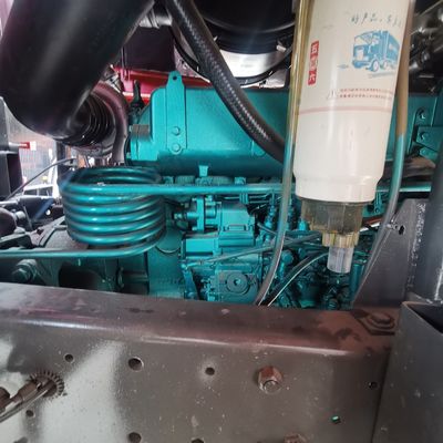 Guida idraulica Sinotruck Camionetto di scarico usato con Hovo 6X4 LHD e costruzione pneumatici