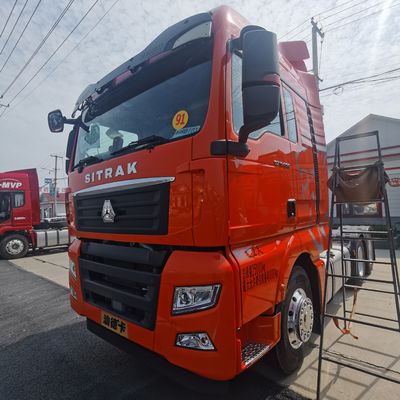 Camion usato per trattore diesel HOWO per trainare semirimorchio e serbatoio di carburante da 400L