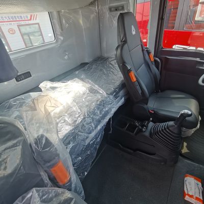 Camion usato per trattore diesel HOWO per trainare semirimorchio e serbatoio di carburante da 400L