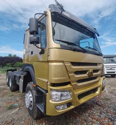 Capacità di 400L Serbatoio di carburante con trasmissione manuale HOWO Camionetto a trattore con sedile a sospensione pneumatica