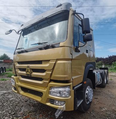 Trattore per camion diesel HOWO ad alta capacità con serbatoio del carburante da 1000 litri e sedile a sospensione pneumatica