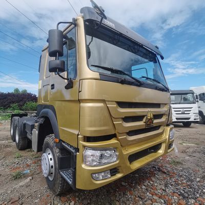 Restituzioni HOWO Camionetto a trattore con serbatoio da 400 litri e confortevole sedile del conducente