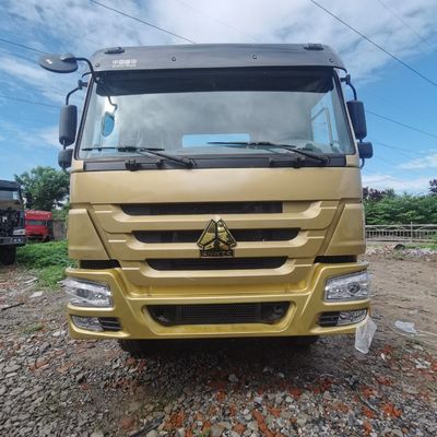Restituzioni HOWO Camionetto a trattore con serbatoio da 400 litri e confortevole sedile del conducente