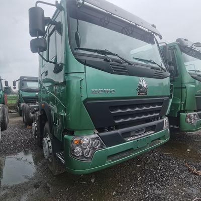 Cisterna di carburante da 400-600L HOWO Camionetto trattore con sistema di frenatura idraulica e sistema di frenatura personalizzato
