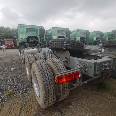 Cisterna di carburante da 400-600L HOWO Camionetto trattore con sistema di frenatura idraulica e sistema di frenatura personalizzato