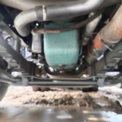 Trattore Sinotruck 6X4 con sedile a sospensione pneumatica e serbatoio del carburante da 600 litri