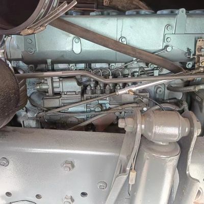 Trattore Sinotruck 6X4 con sedile a sospensione pneumatica e serbatoio del carburante da 600 litri